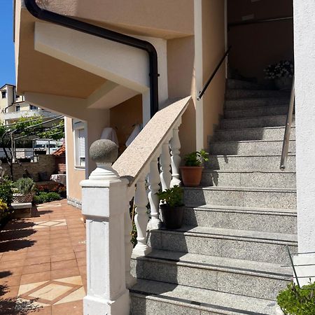 Apartments Ostojic クルク エクステリア 写真