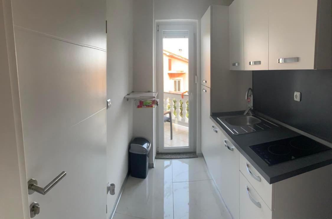 Apartments Ostojic クルク エクステリア 写真