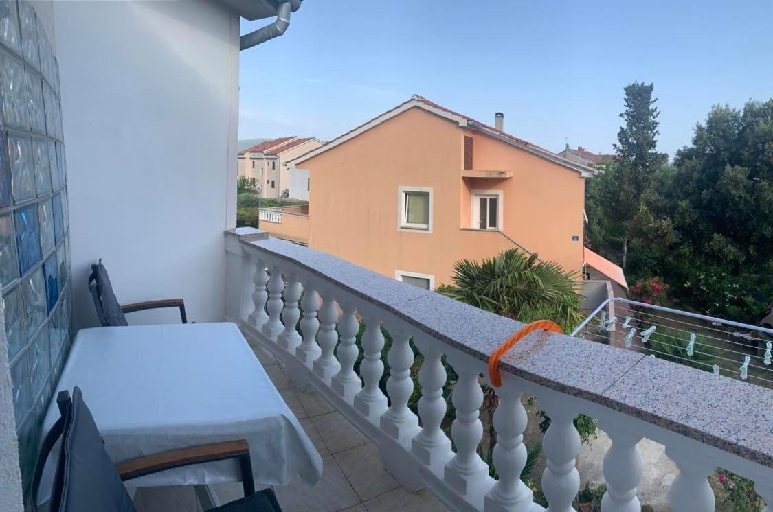 Apartments Ostojic クルク エクステリア 写真