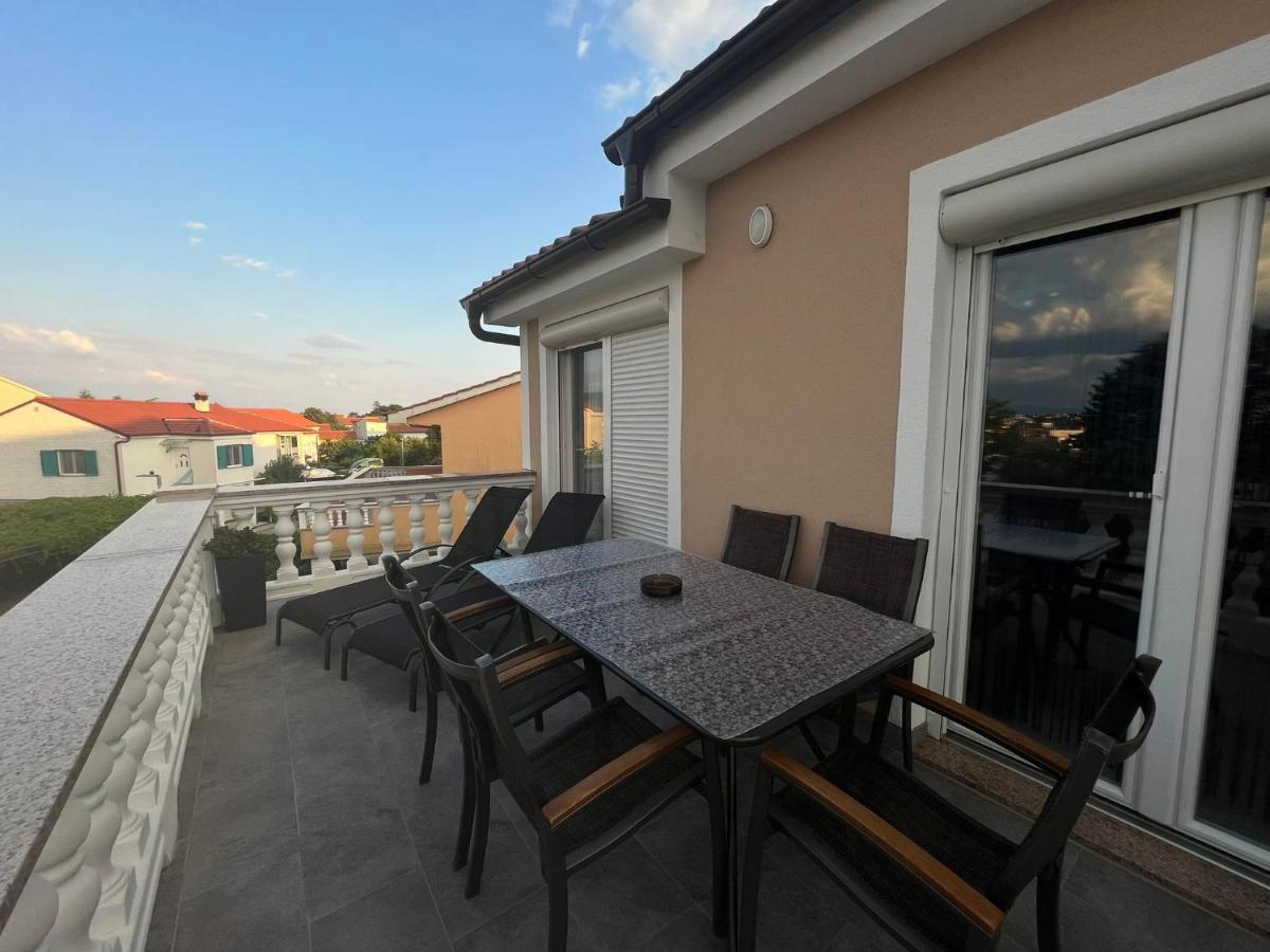 Apartments Ostojic クルク エクステリア 写真