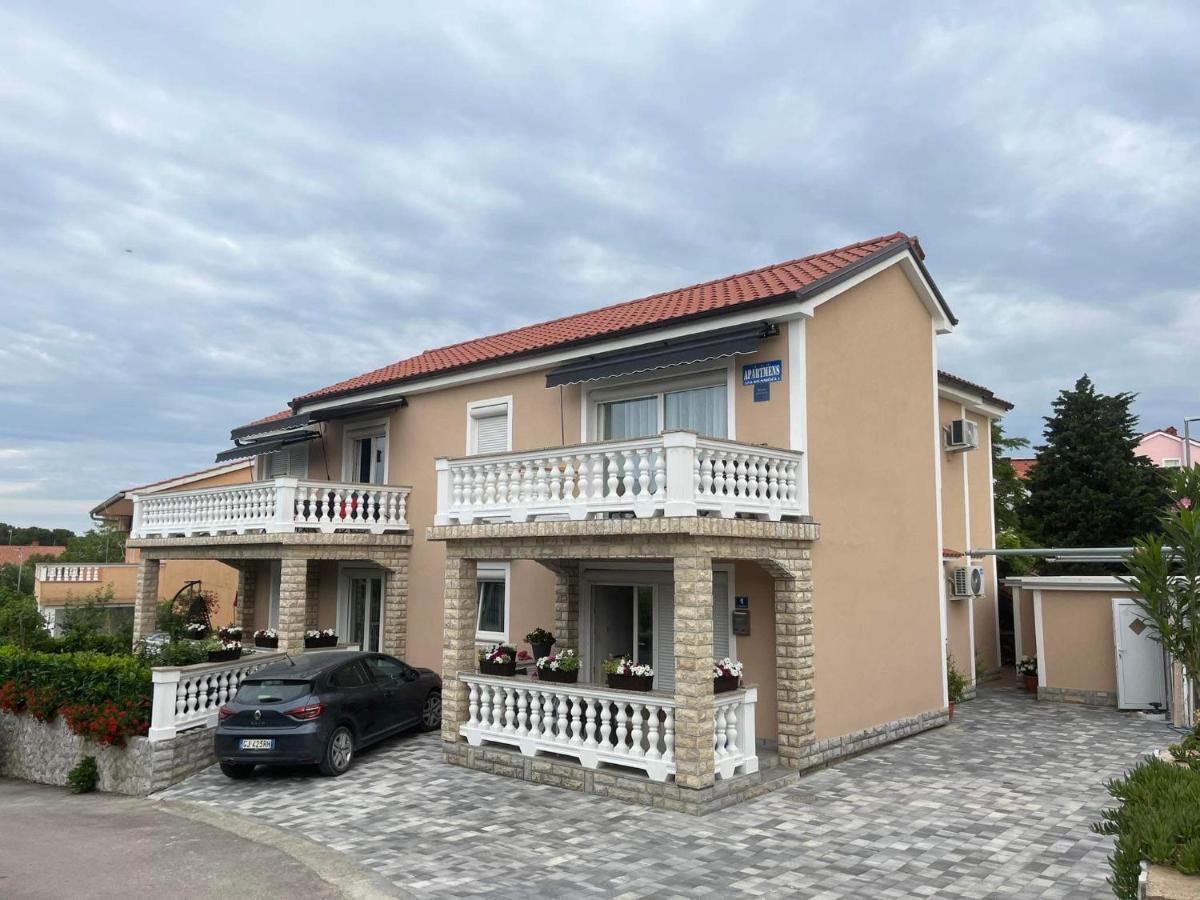 Apartments Ostojic クルク エクステリア 写真