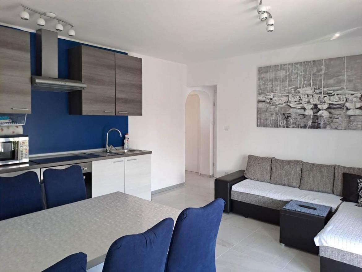 Apartments Ostojic クルク エクステリア 写真